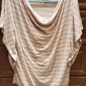 Fluttered sleeve outback red top